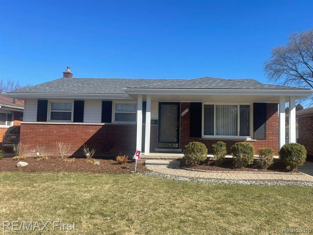 Harper Woods, MI 48225,20219 HUNT CLUB Drive