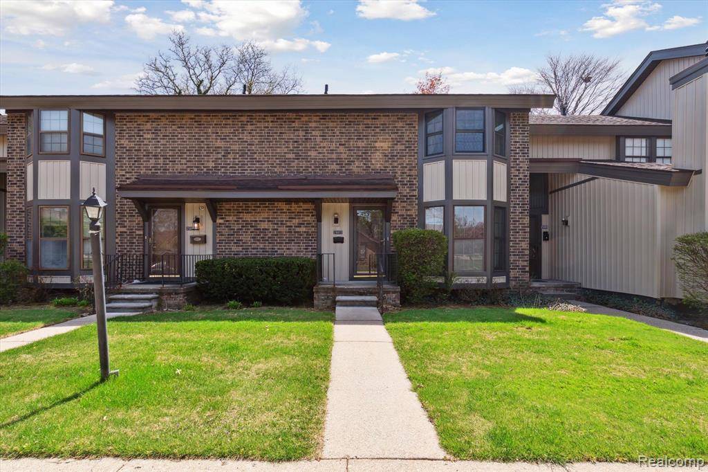 Southfield, MI 48033,25073 OAKBROOKE Drive