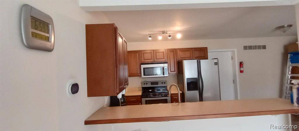 Eaton Twp, MI 48911,3936 HUNTERS RIDGE Drive 2