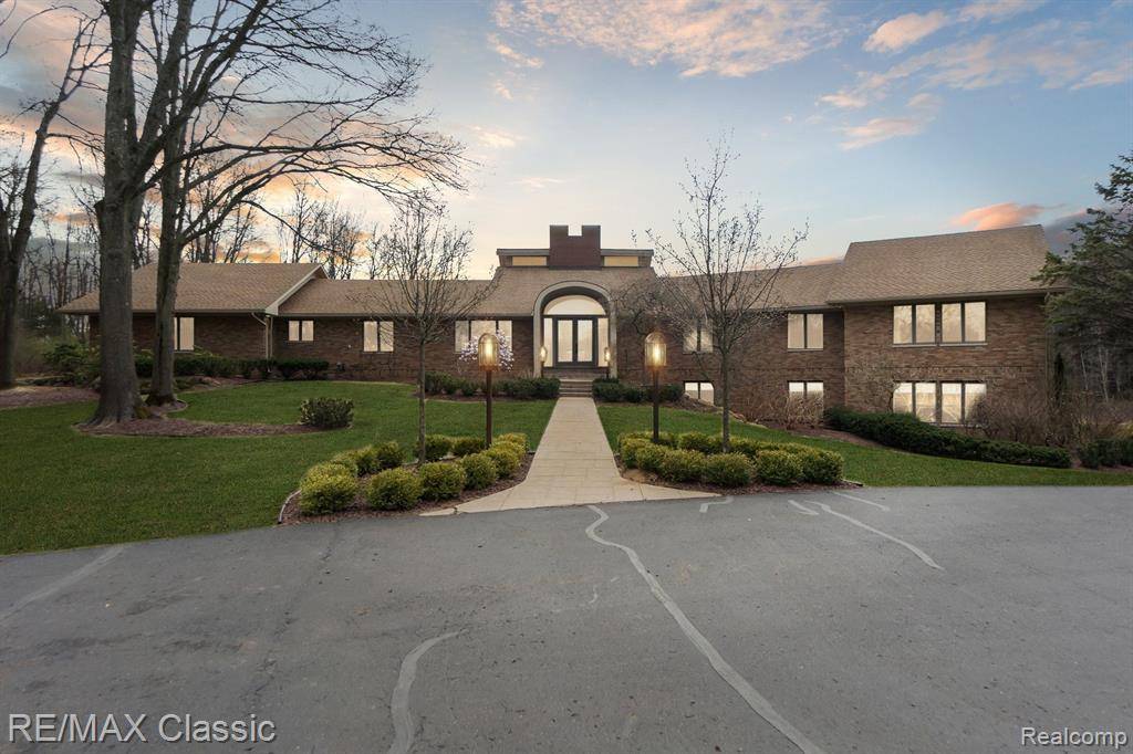 Brighton Twp, MI 48114,10056 APPLEGATE Lane