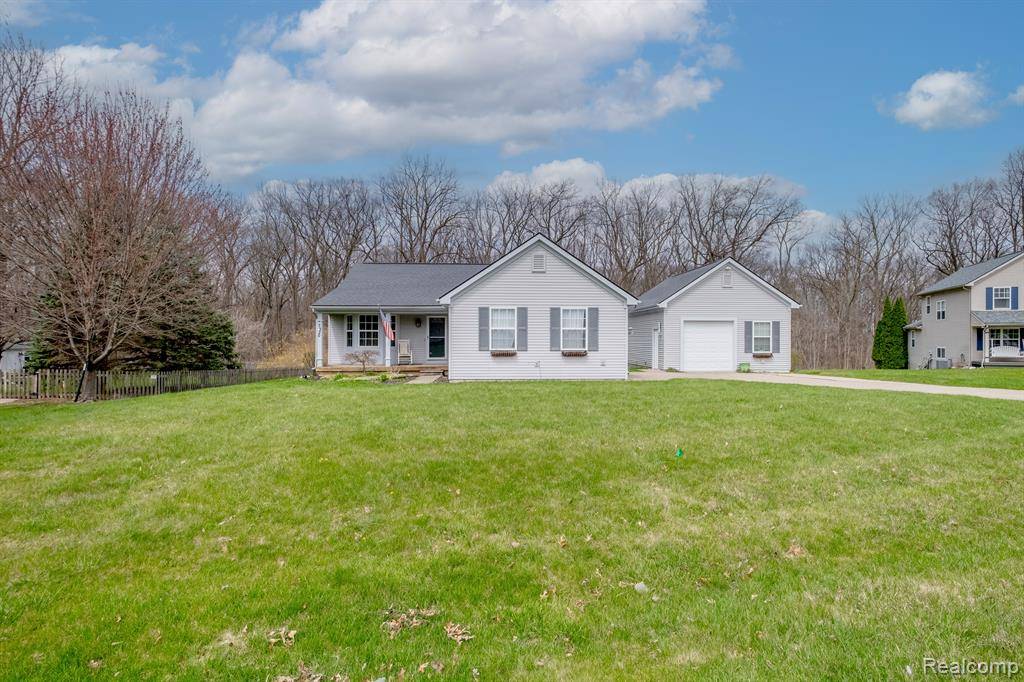 Fenton Twp, MI 48451,5320 DEER Trail