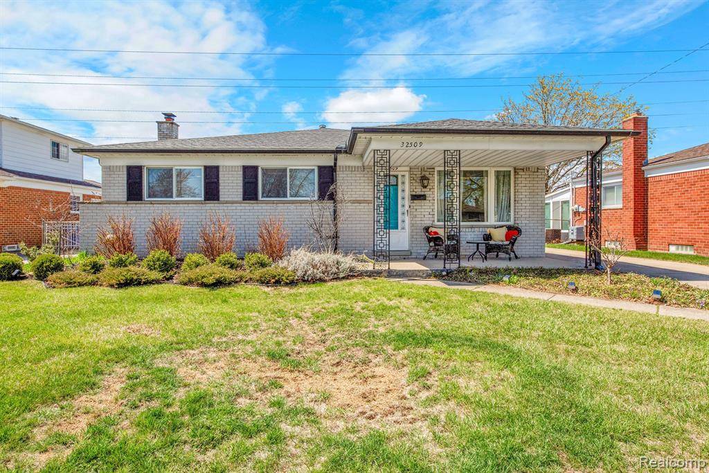 Warren, MI 48088,32509 STRICKER Drive