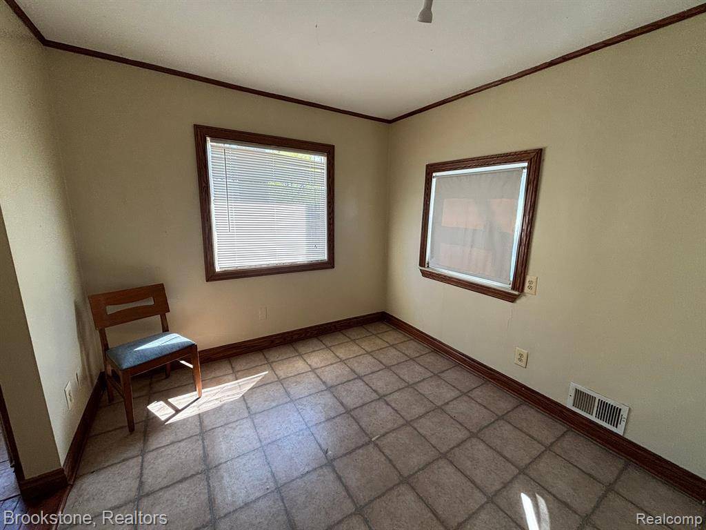Dearborn Heights, MI 48125,24074 HOPKINS Street