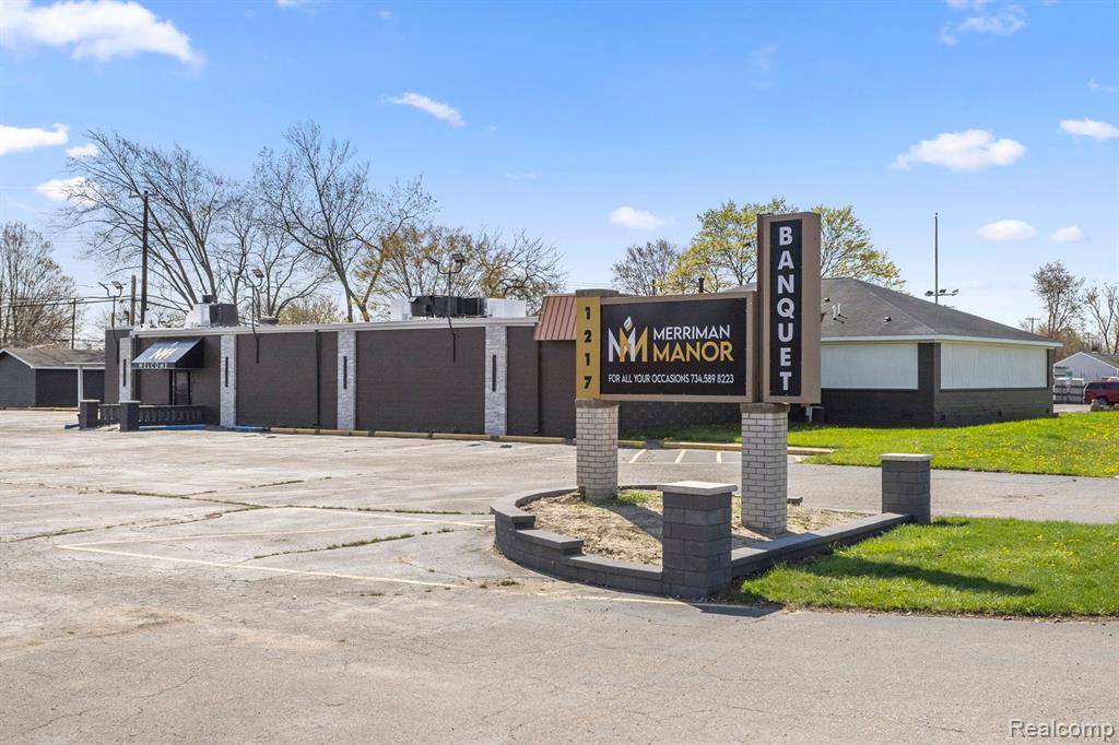 Westland, MI 48186,1217 S MERRIMAN Road