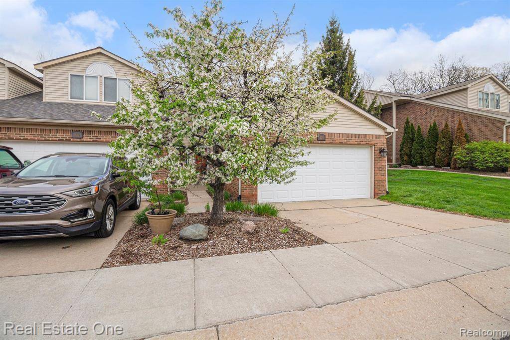 South Lyon, MI 48178,520 N REESE Street