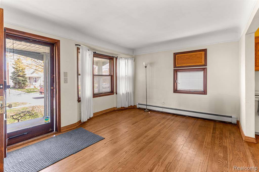 Dearborn, MI 48124,3338 PARDEE Avenue