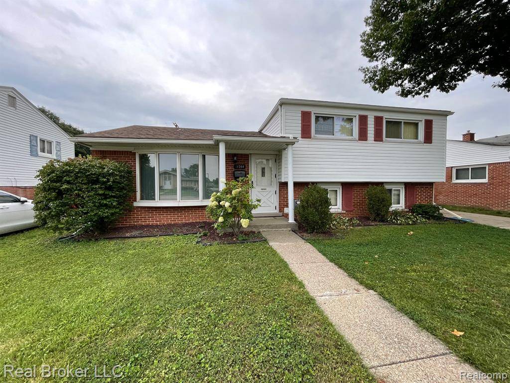 Roseville, MI 48066,18934 FRAZHO Road