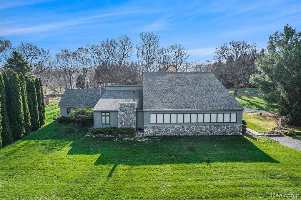 Hartland Twp, MI 48430,5160 FENTON Road