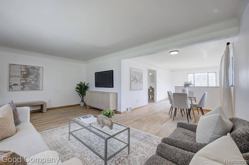 Oak Park, MI 48237,23160 HARDING Street