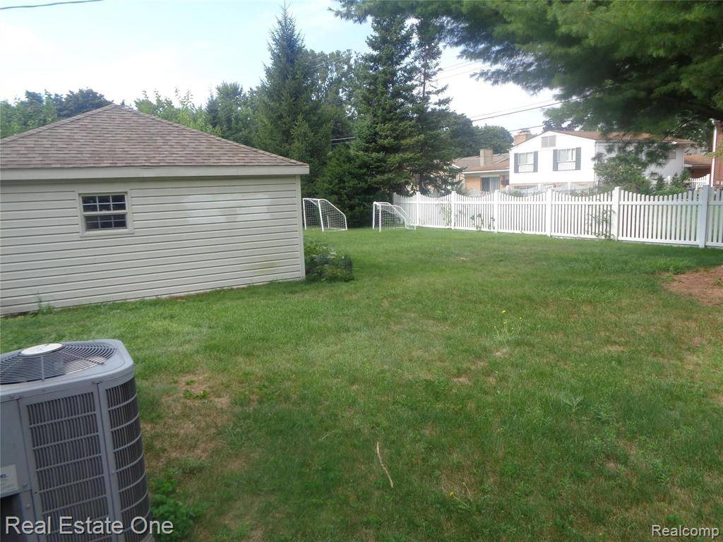 Dearborn Heights, MI 48127,1353 N GULLEY Road