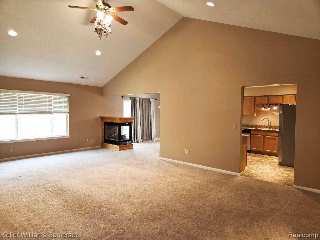 Sterling Heights, MI 48312,14382 SHADYWOOD Drive