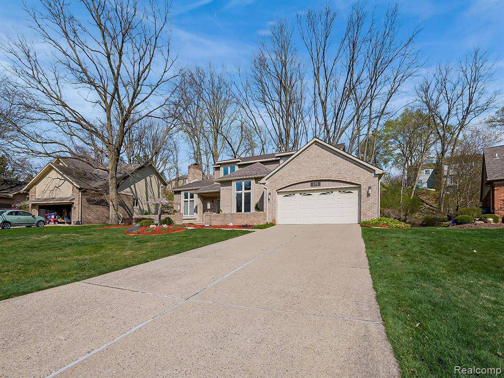 Rochester Hills, MI 48307,878 RIVER BEND Drive