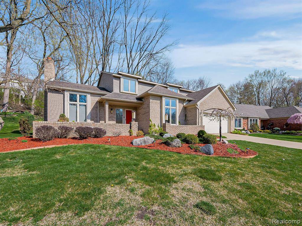 Rochester Hills, MI 48307,878 RIVER BEND Drive