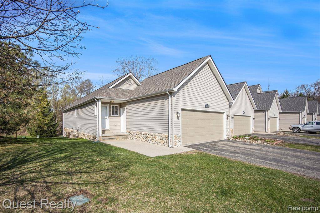 Independence Twp, MI 48346,4655 CHRISTOPHER PINES Drive