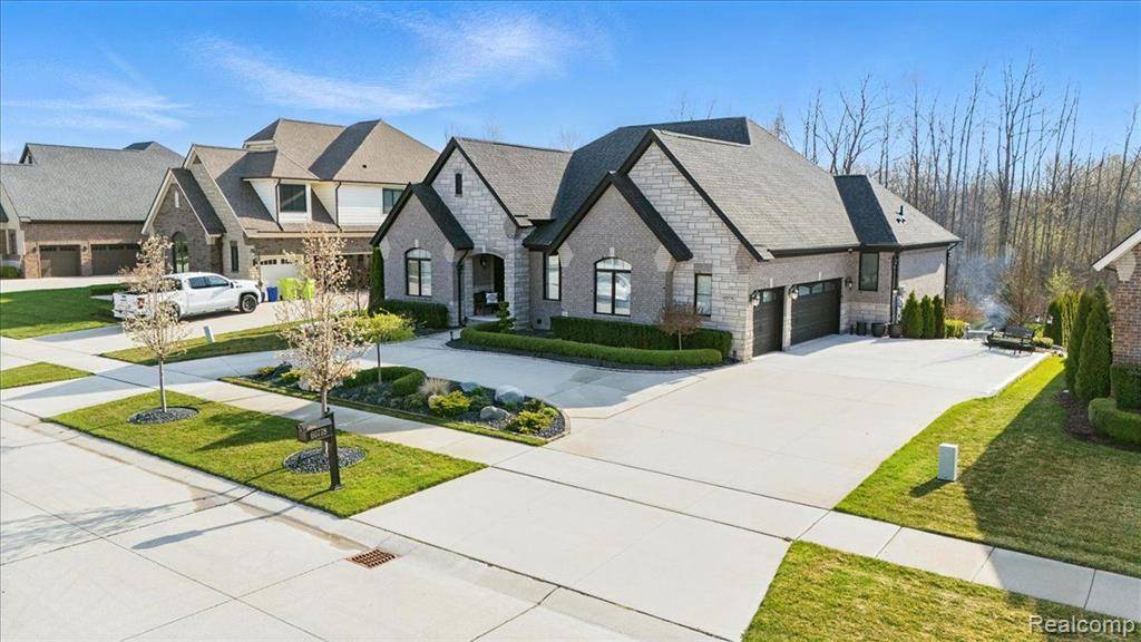 Washington Twp, MI 48094,60778 FOREST CREEK