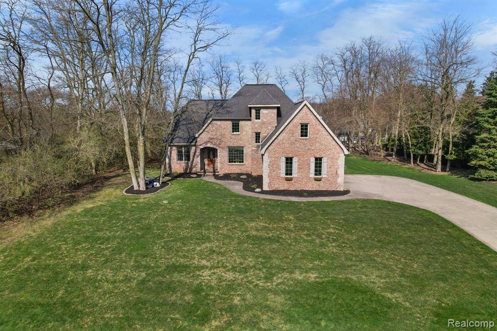 Oxford Twp, MI 48371,1050 DEER PATH Trail