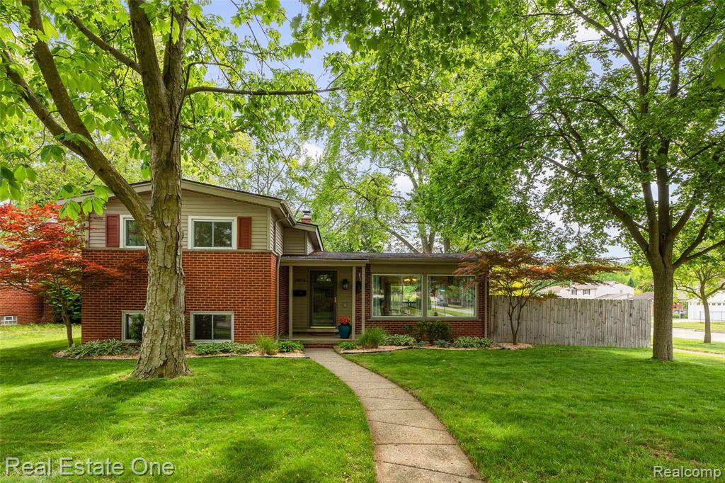 Livonia, MI 48152,19916 Weyher Street
