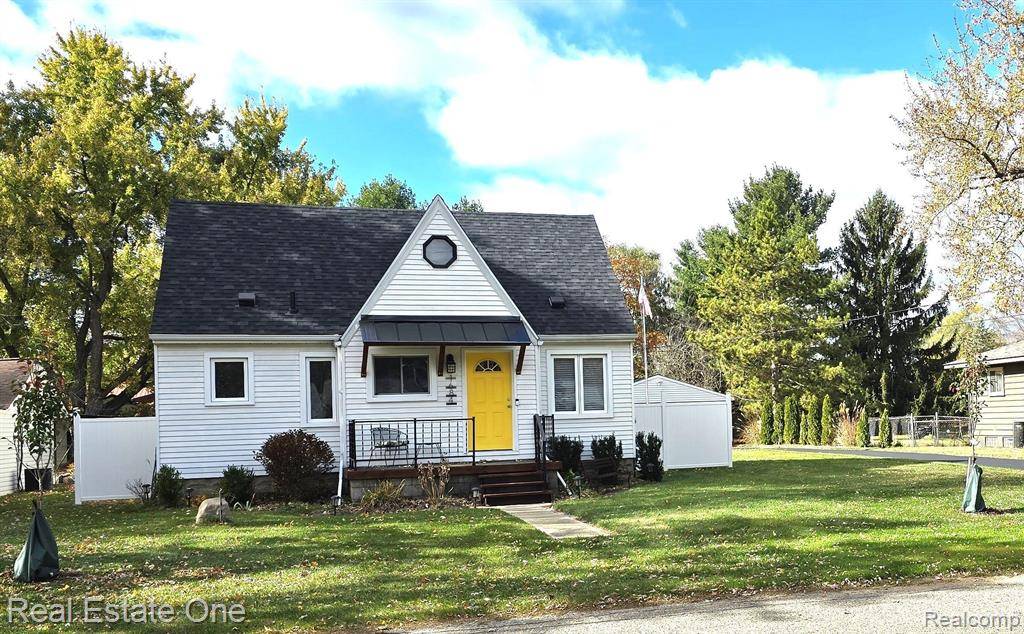 West Bloomfield Twp, MI 48324,1684 PETROLIA