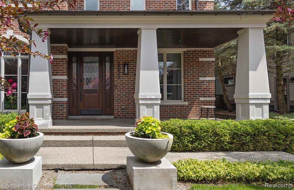 Birmingham, MI 48009,1011 PIERCE Street