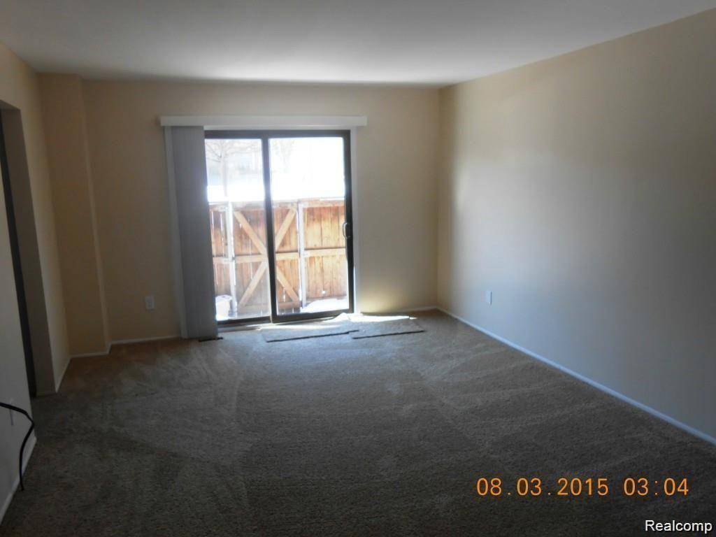 Royal Oak, MI 48073,5015 CROOKS Road 27