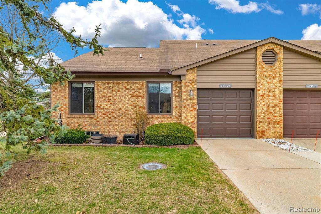 Clinton Twp, MI 48036,37231 GLENBROOK Drive
