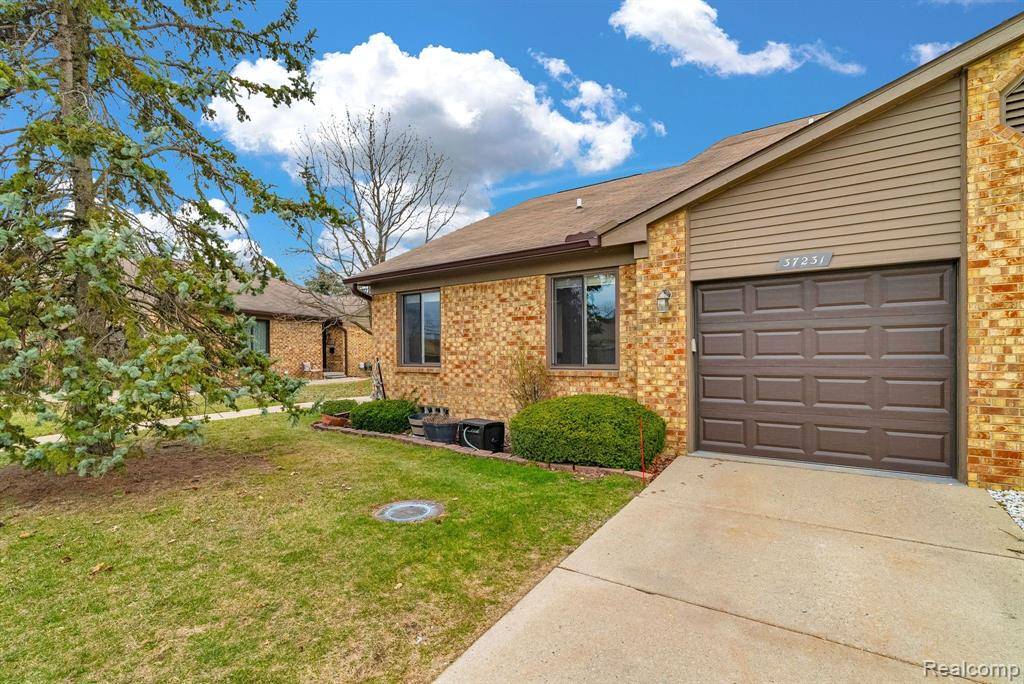 Clinton Twp, MI 48036,37231 GLENBROOK Drive