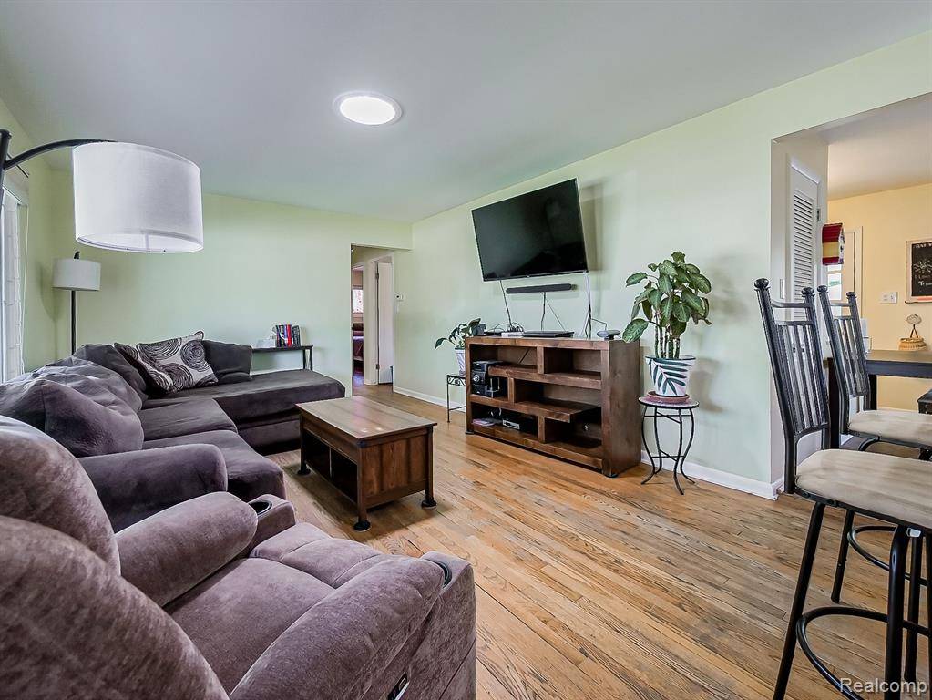 Farmington, MI 48336,21110 LARKSPUR Street