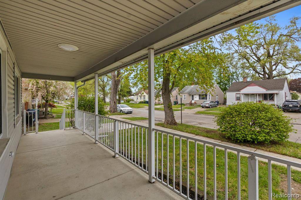 Lincoln Park, MI 48146,1323 GREGORY Avenue