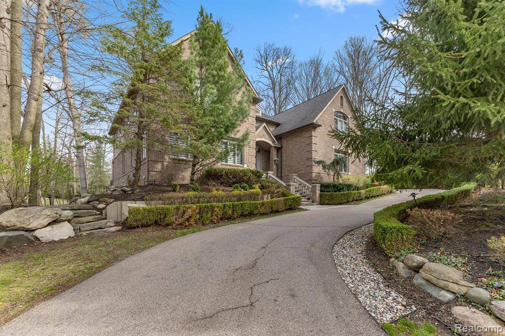 Northville, MI 48167,21480 LUJON Court