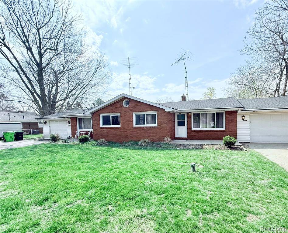 Fenton, MI 48430,2085 KELLOGG Drive