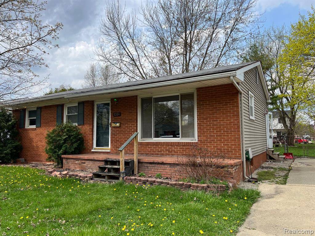 Lapeer, MI 48446,1354 1ST Street