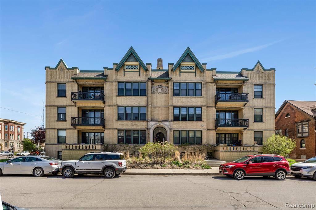 Detroit, MI 48201,615 W HANCOCK Street 8