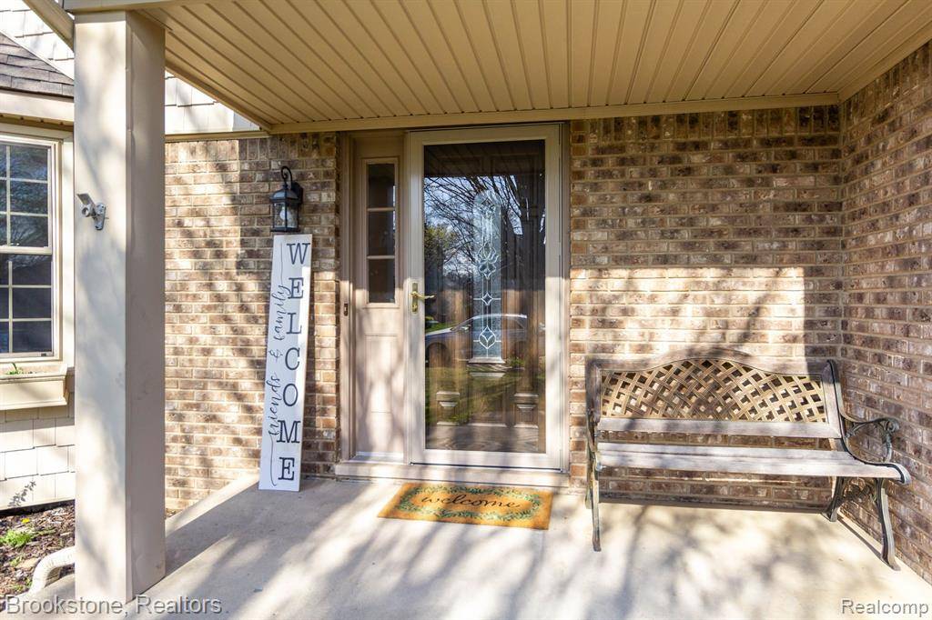 Wixom, MI 48393,2306 CHIEF Lane