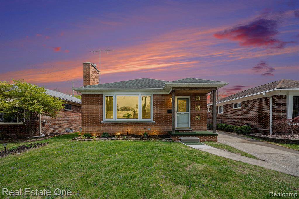 Dearborn Heights, MI 48125,3913 LINCOLN Boulevard