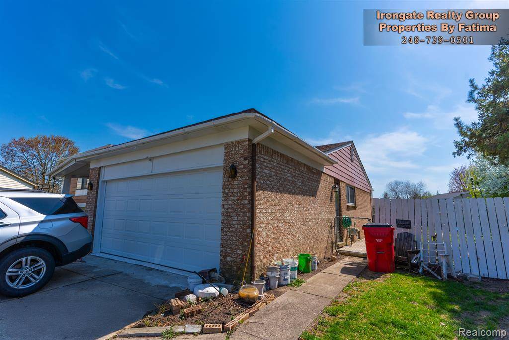 Macomb Twp, MI 48044,17906 CIDER MILL Street