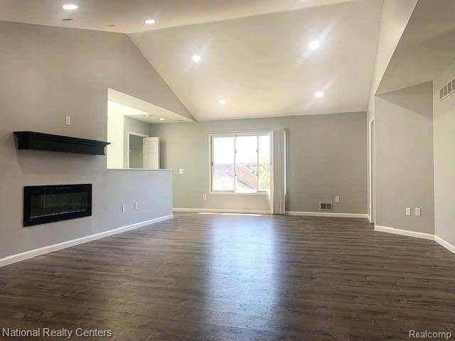 Farmington Hills, MI 48331,29655 SIERRA POINTE Circle