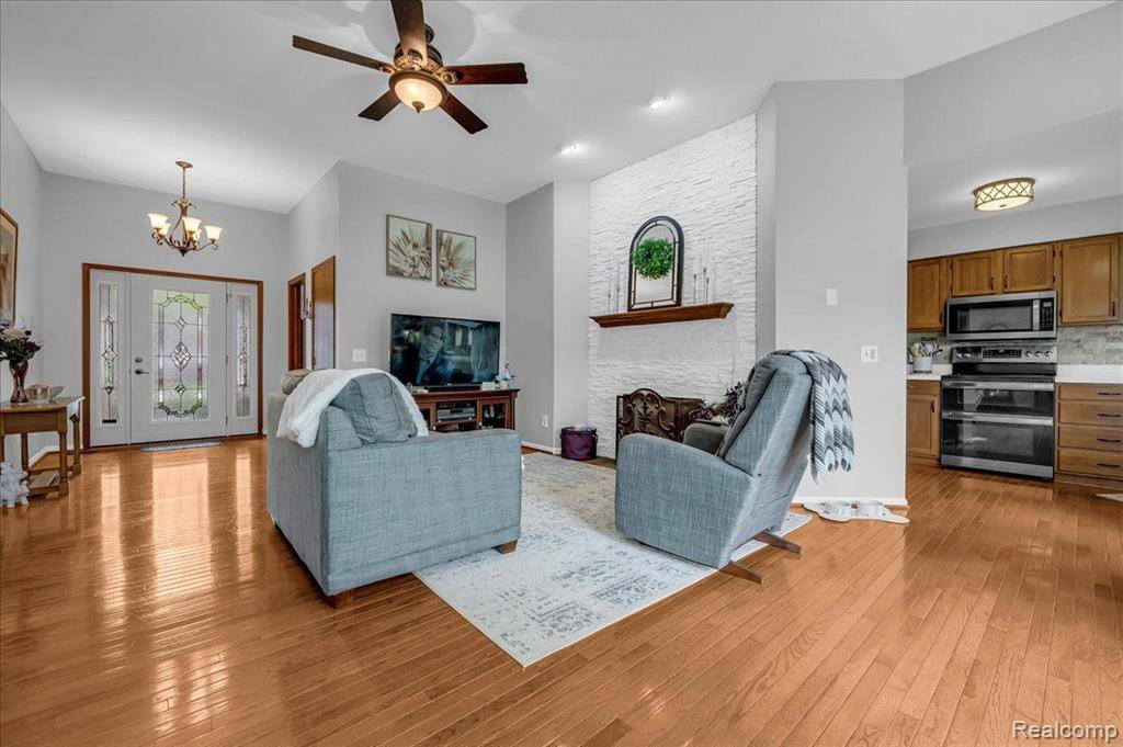 Monroe, MI 48162,706 DONNALEE Drive