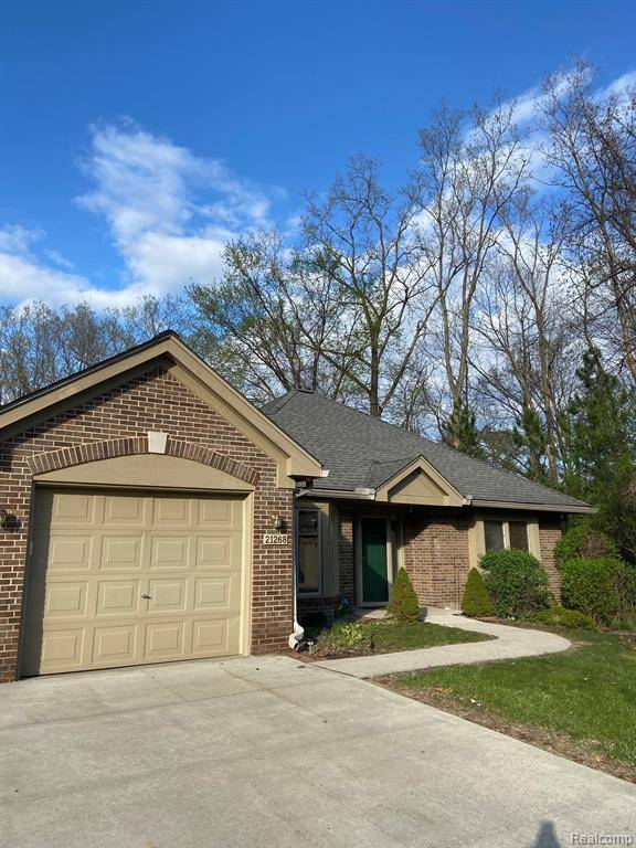 Farmington Hills, MI 48336,21268 SYCAMORE Court