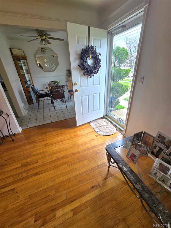 Harper Woods, MI 48225,18567 WOODCREST Street