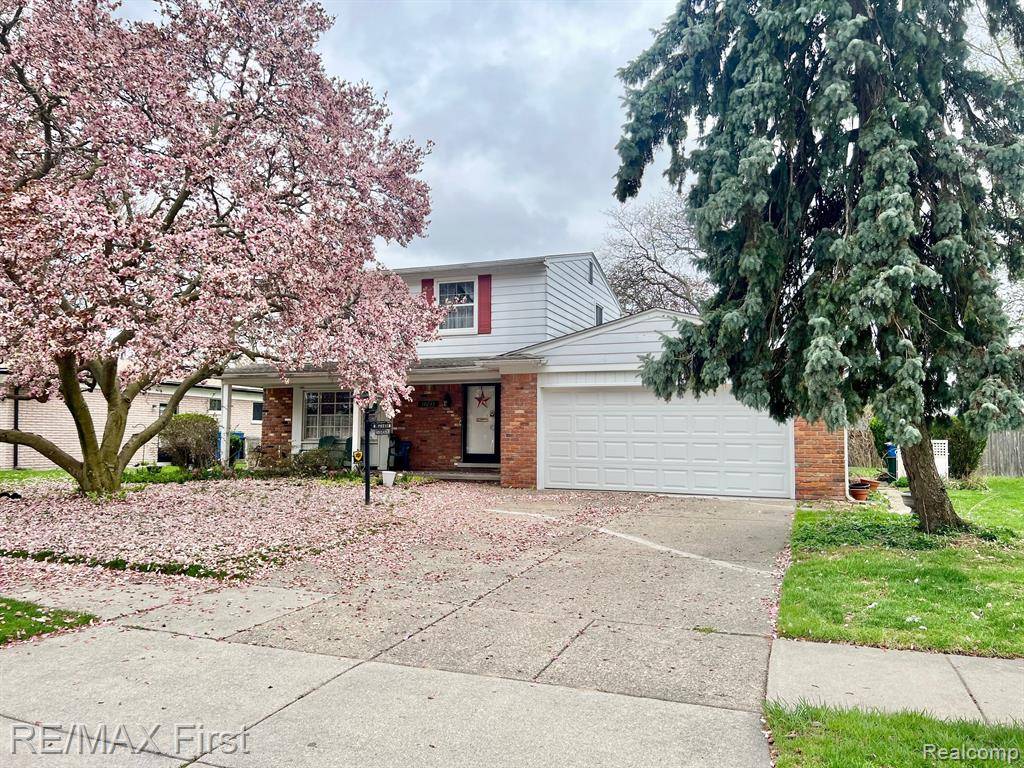 Warren, MI 48092,30043 WOODHOUSE Drive