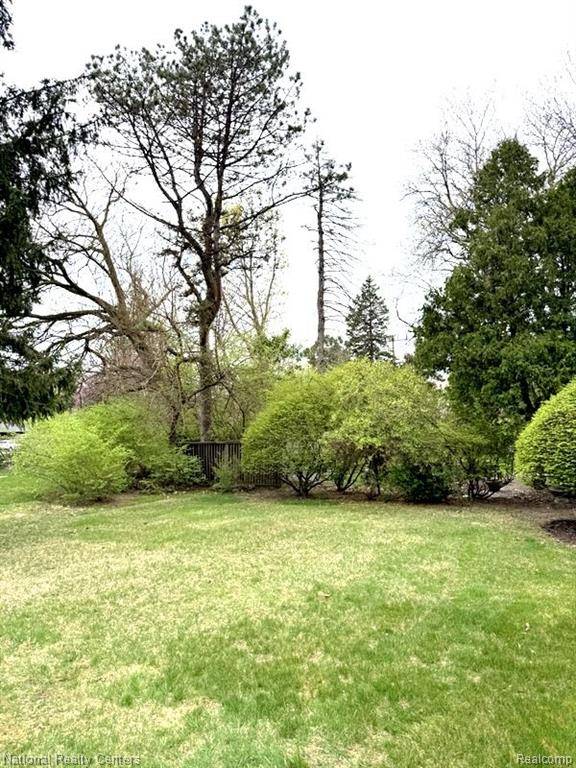 Southfield, MI 48075,18337 GREENWALD Drive