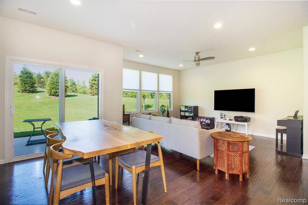 Novi, MI 48375,24727 IVY LANE