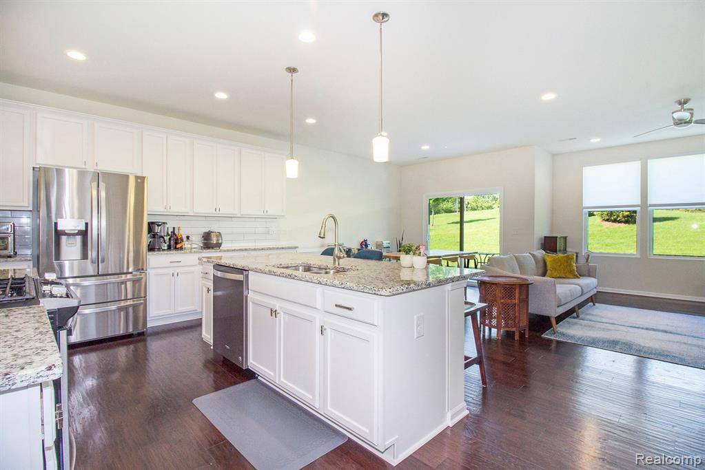 Novi, MI 48375,24727 IVY LANE