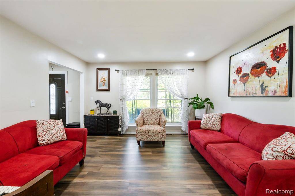 Troy, MI 48098,5784 FAIRCASTLE Drive