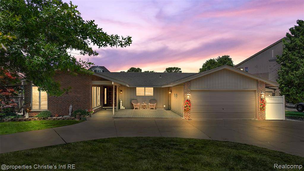 Harrison Twp, MI 48045,37337 LAKESHORE Drive