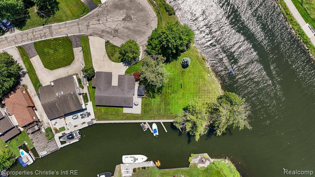 Harrison Twp, MI 48045,37337 LAKESHORE Drive