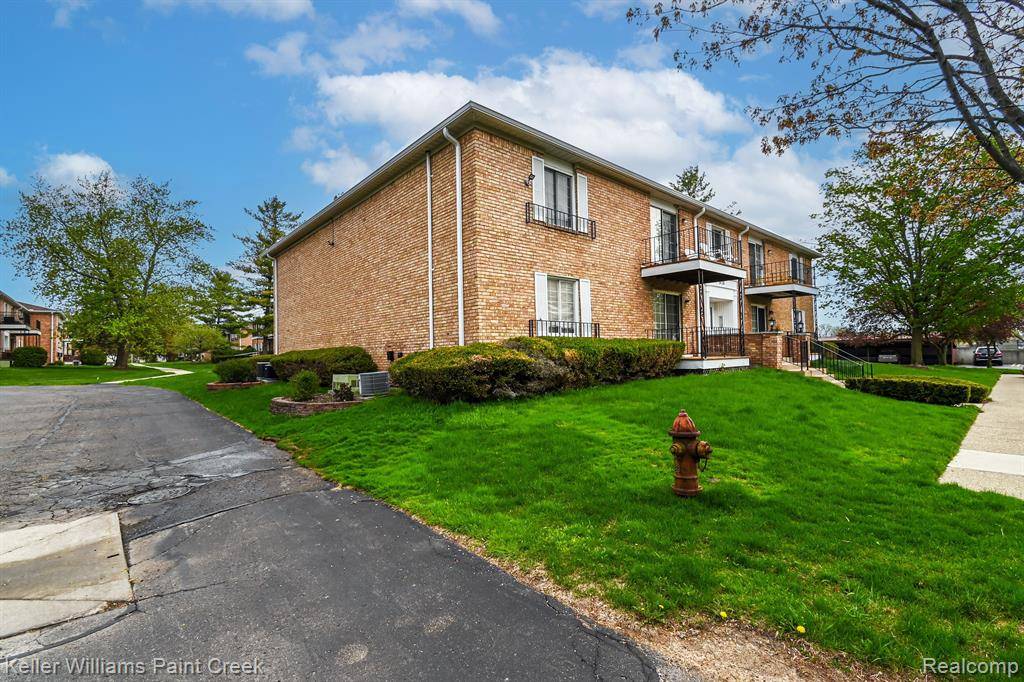 Farmington Hills, MI 48336,30739 S SHIAWASSEE Road 34