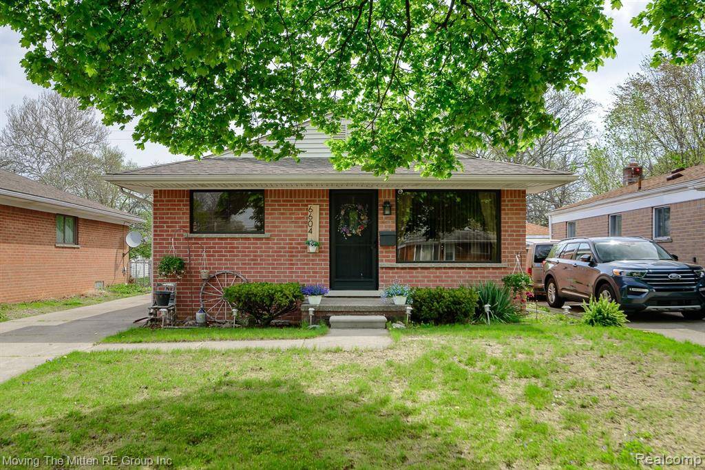 Dearborn Heights, MI 48127,6604 COLONIAL Street