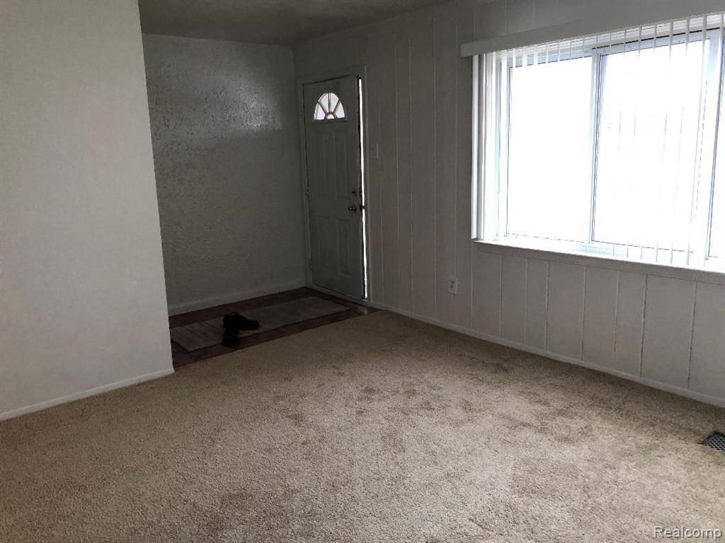 Troy, MI 48083,2546 LIVERNOIS Road