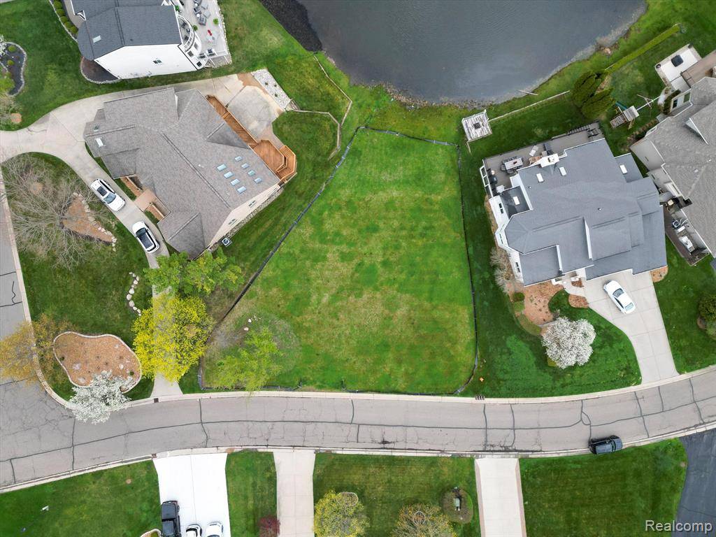 Waterford Twp, MI 48328,1062 FOREST BAY Drive